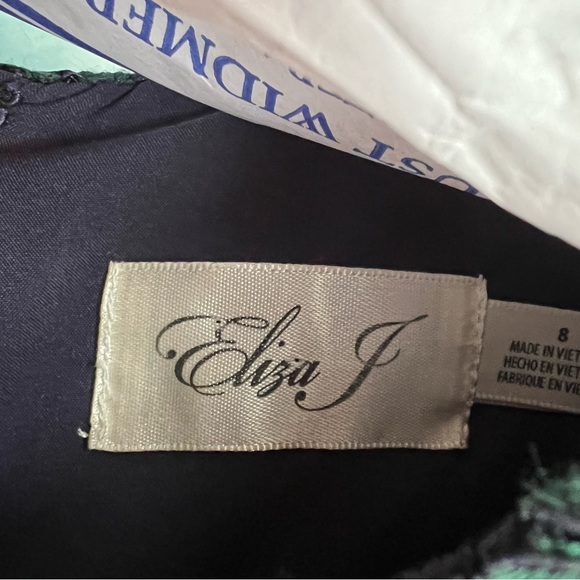 Eliza J size 8 green and navy lace dress EUC - Picture 5 of 5